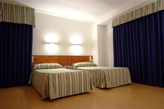 Hotel Colon Tuy à Tui Extérieur photo