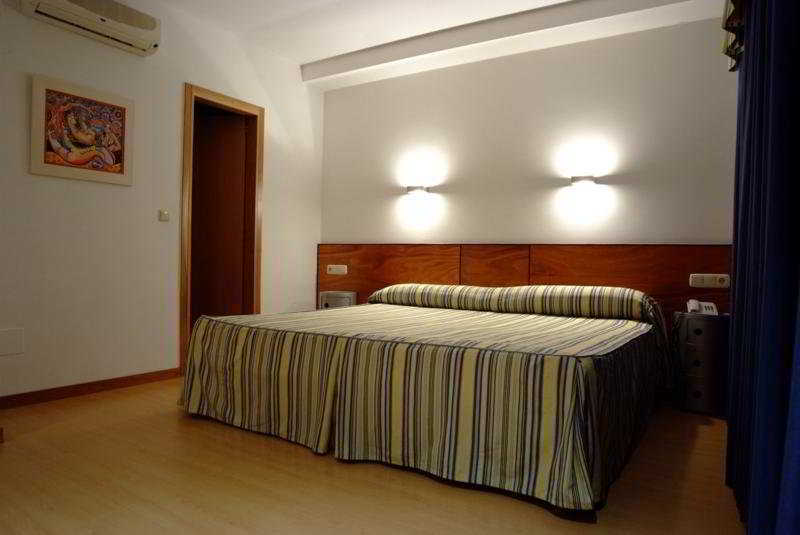 Hotel Colon Tuy à Tui Extérieur photo